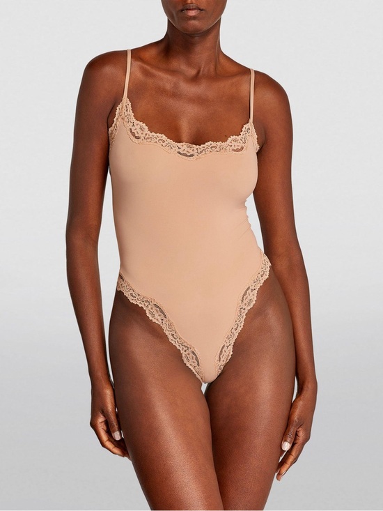 SKIMS Tops - SKIMS Fits Everybody Lace Cami Bodysuit Sienna XS Soft Stretch EUC Sexy